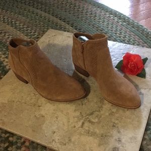 GIANNI BINI light chestnut suede booties